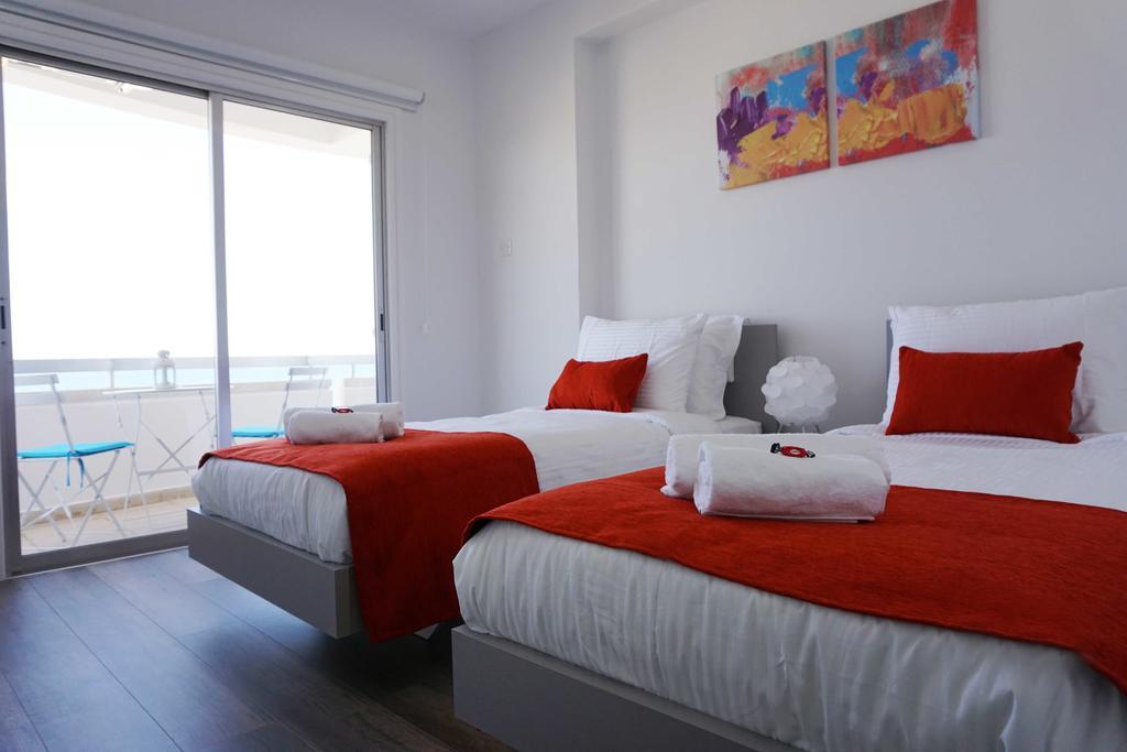 Lazuli Sea View Beachfront Ap 43 Larnaca Exterior photo