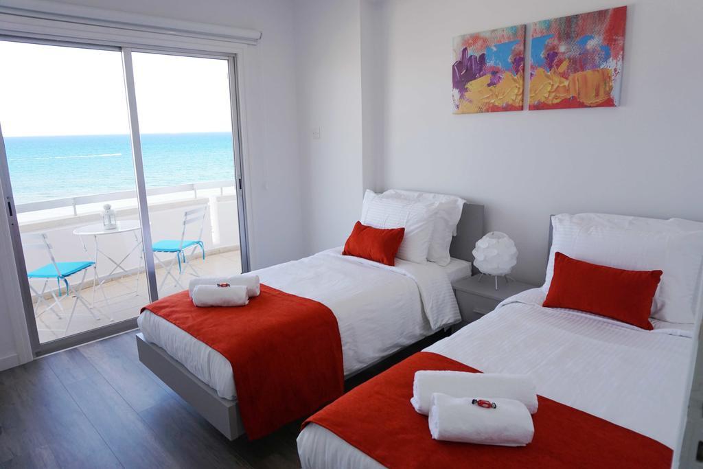 Lazuli Sea View Beachfront Ap 43 Larnaca Exterior photo