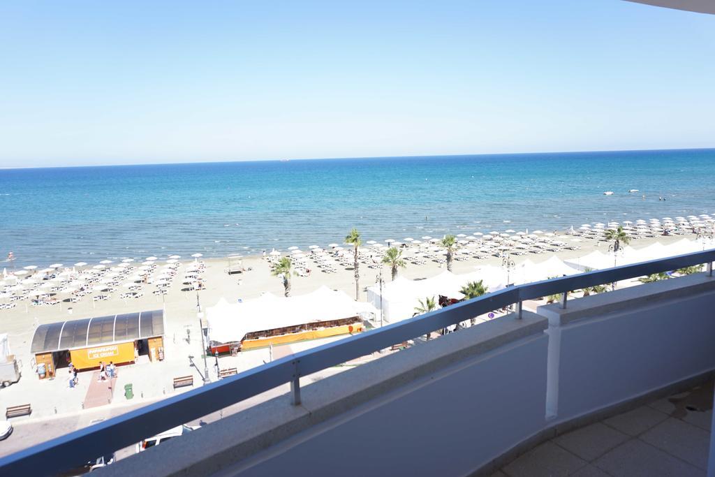 Lazuli Sea View Beachfront Ap 43 Larnaca Exterior photo