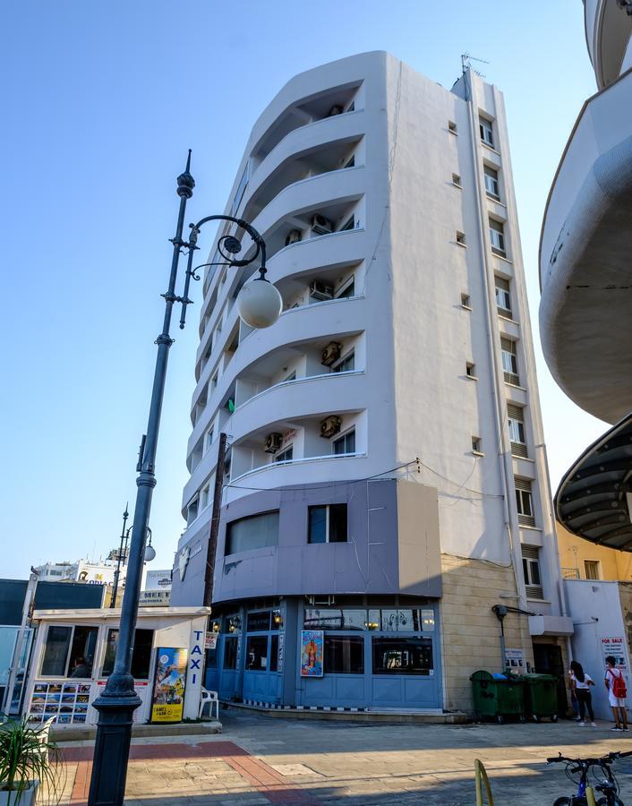 Lazuli Sea View Beachfront Ap 43 Larnaca Exterior photo